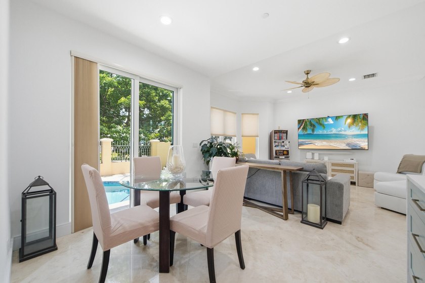 Beautiful 3-bedroom, 3.5-bath townhome on intercoastal located - photo 19