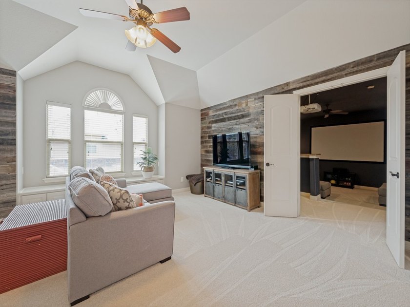 Beautifully appointed Newcastle home in sought-after Country - photo 27