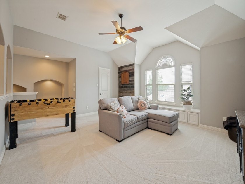 Beautifully appointed Newcastle home in sought-after Country - photo 28