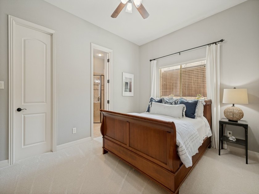 Beautifully appointed Newcastle home in sought-after Country - photo 33