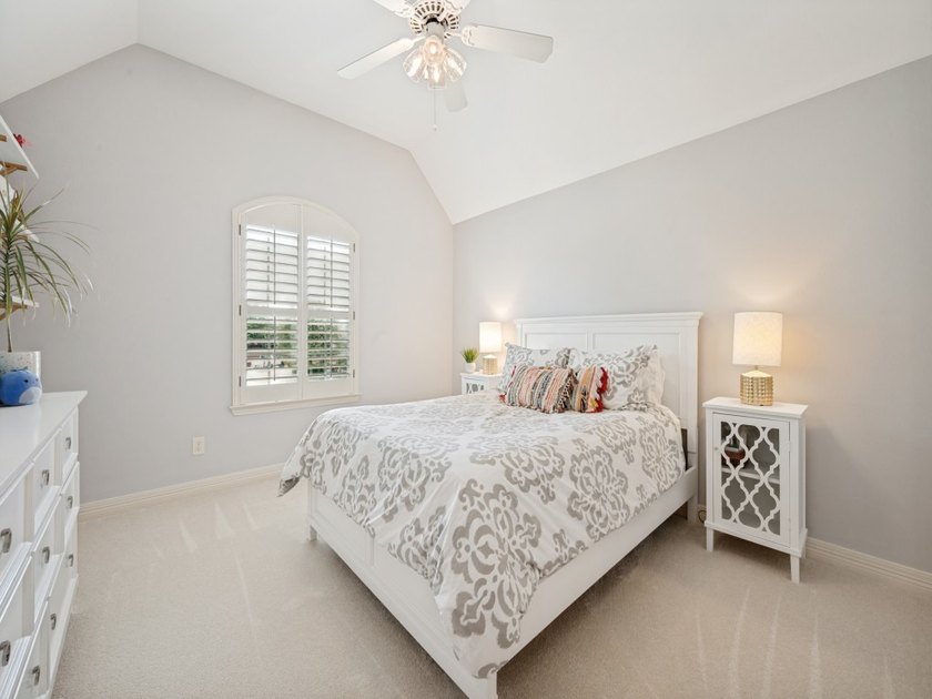 Beautifully appointed Newcastle home in sought-after Country - photo 35