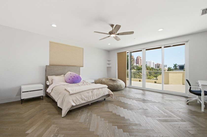 Beautiful 3-bedroom, 3.5-bath townhome on intercoastal located - photo 35
