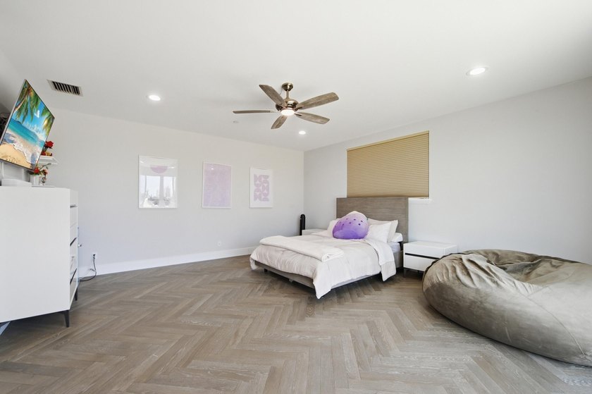Beautiful 3-bedroom, 3.5-bath townhome on intercoastal located - photo 39
