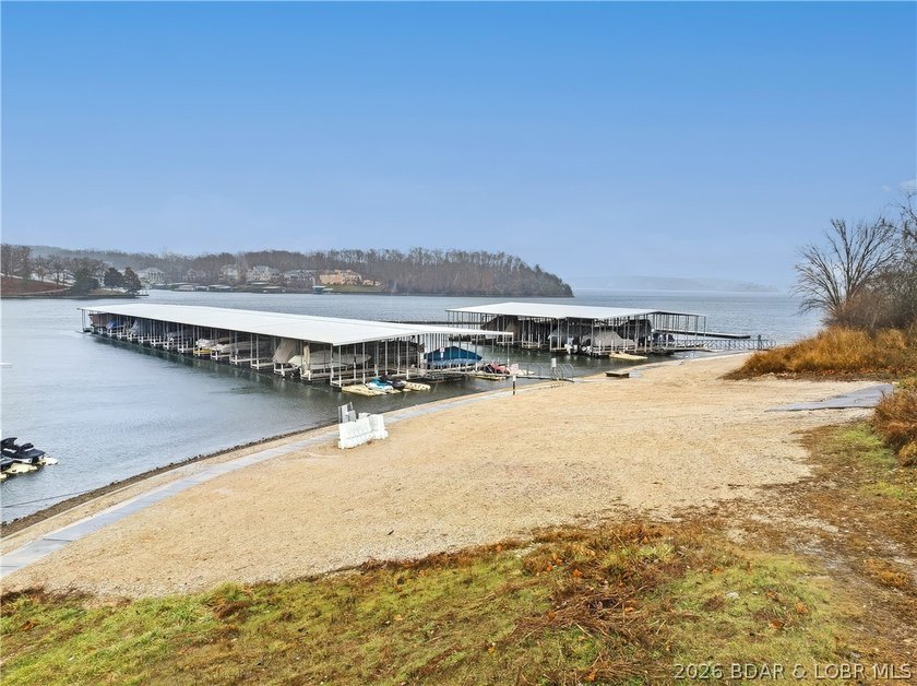 TOP floor end unit with main channel view! Comes with 12 x 32 - photo 9