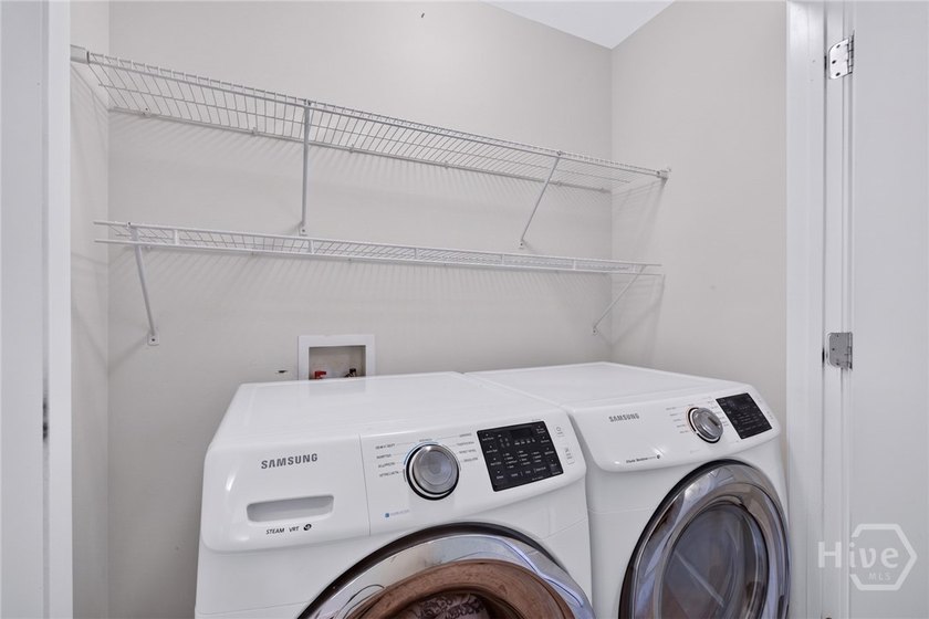 Welcome to this beautifully appointed end-unit townhome - photo 22
