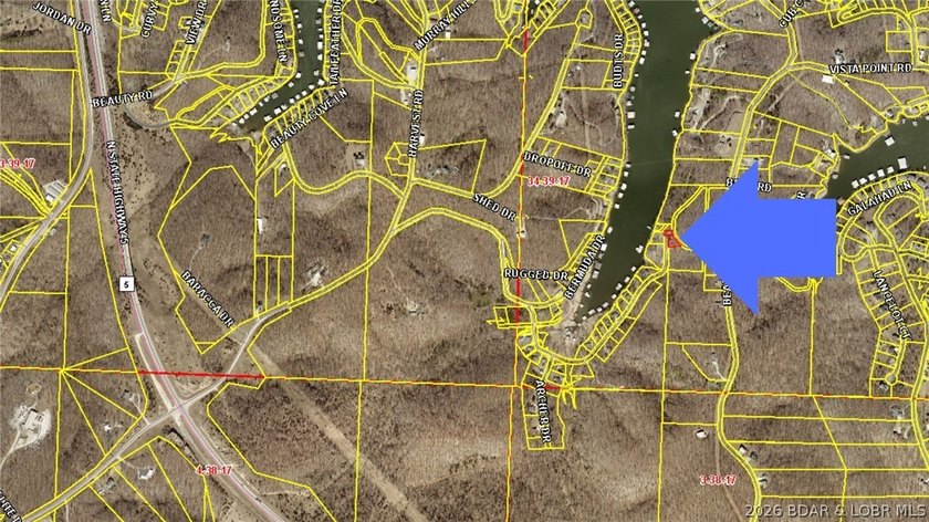 Create your own Lake of the Ozarks retreat on this peaceful - photo 7