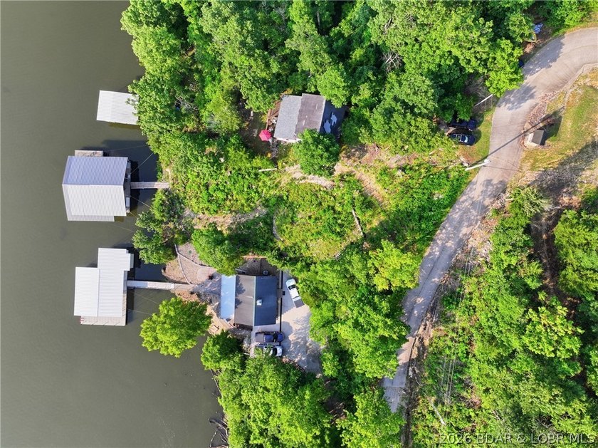 Build your dream lake home on this exceptional waterfront lot in - photo 8