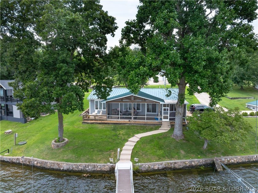160' LF of gentle sloping lakefront lot just a few steps (9) - photo 3
