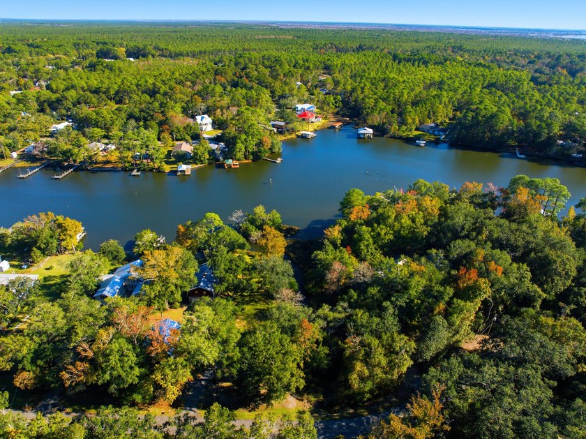 Experience the beauty of bayfront living with this exceptional 0 - photo 5