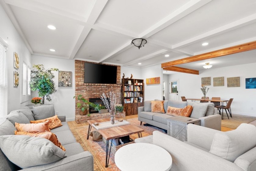 Turnkey multi-unit investment opportunity in a convenient - photo 17