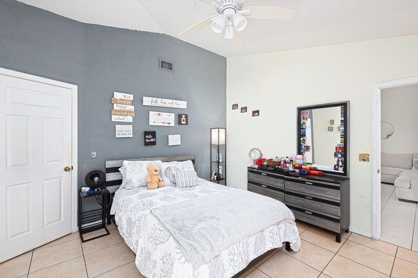 Seller offering up to $5,000 toward buyer closing costs! Welcome - photo 18