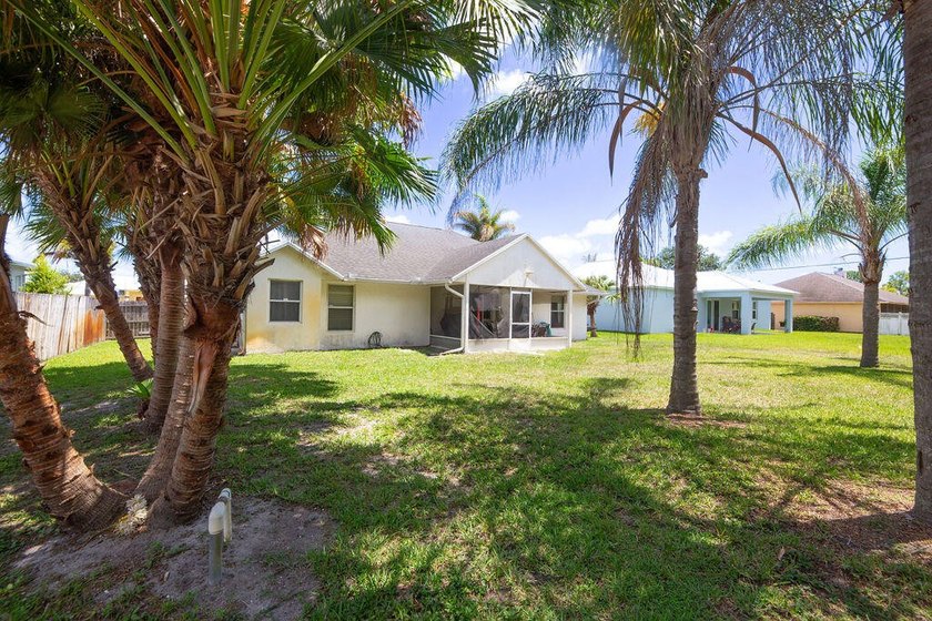 Seller offering up to $5,000 toward buyer closing costs! Welcome - photo 30