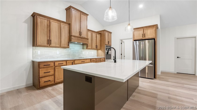 This newly constructed home showcases exceptional craftsmanship - photo 9