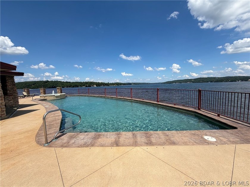 Lakefront living at its finest! Luxurious Setting with Stunning - photo 2