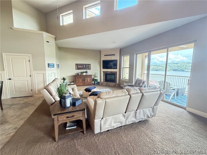 Lakefront living at its finest! Luxurious Setting with Stunning - photo 4
