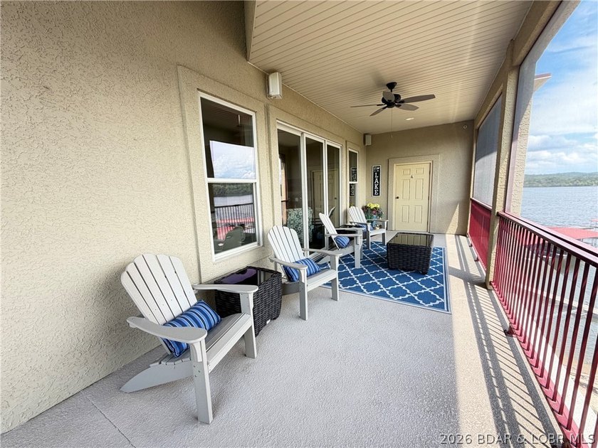 Lakefront living at its finest! Luxurious Setting with Stunning - photo 9
