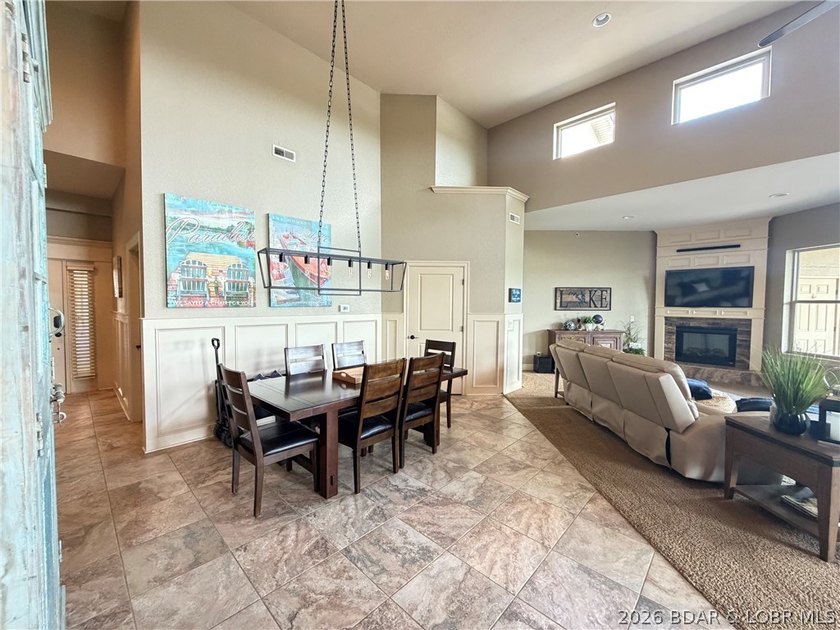 Lakefront living at its finest! Luxurious Setting with Stunning - photo 10