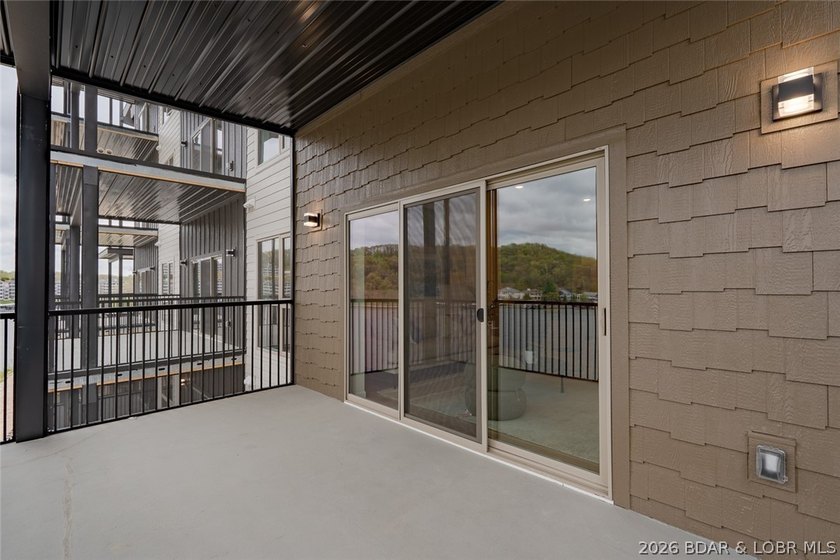 Priced under $400,000! Don't miss this incredible opportunity to - photo 4