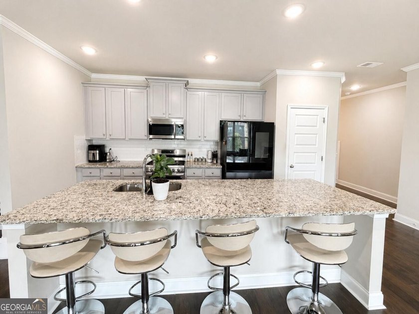 Experience modern luxury and effortless living at 2235 Manor - photo 25