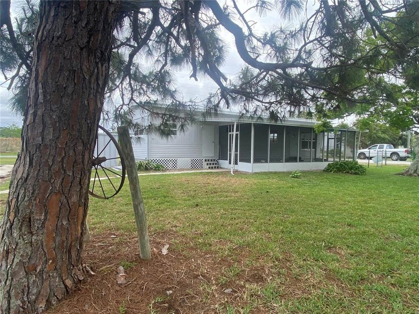 Discover your slice of Florida paradise in the heart of Hudson! - photo 8