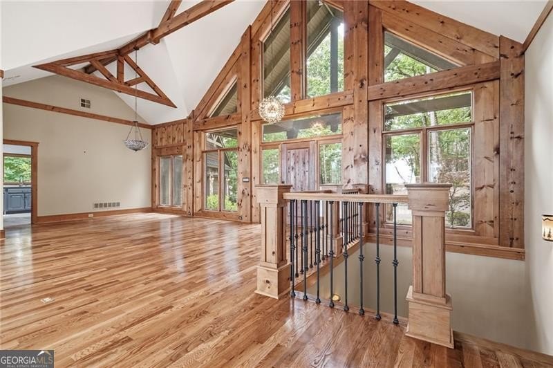 Well-appointed 4 BR &amp; 3.5 BATH design Executive home with an - photo 34