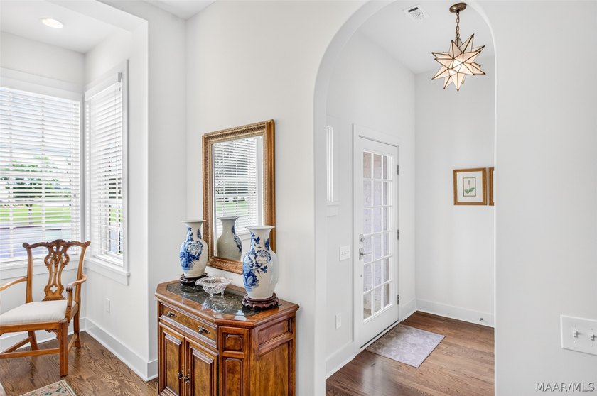 Experience luxury living in this one of a kind Ledbury in - photo 5
