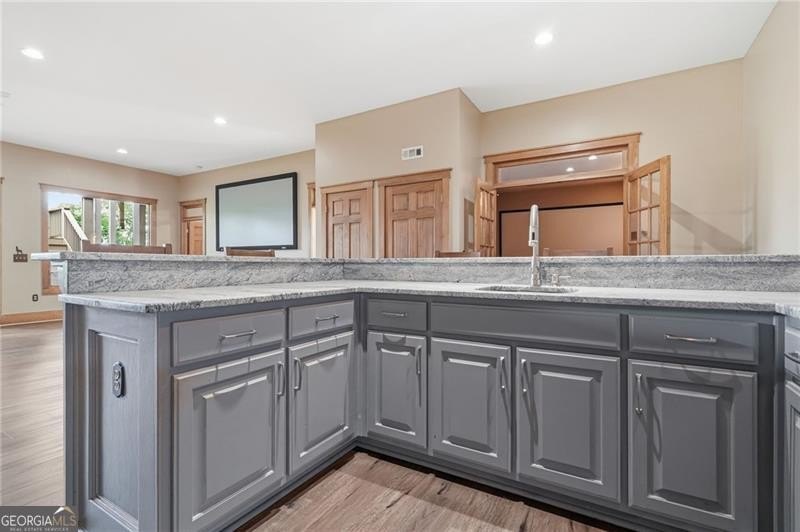 Well-appointed 4 BR &amp; 3.5 BATH design Executive home with an - photo 47
