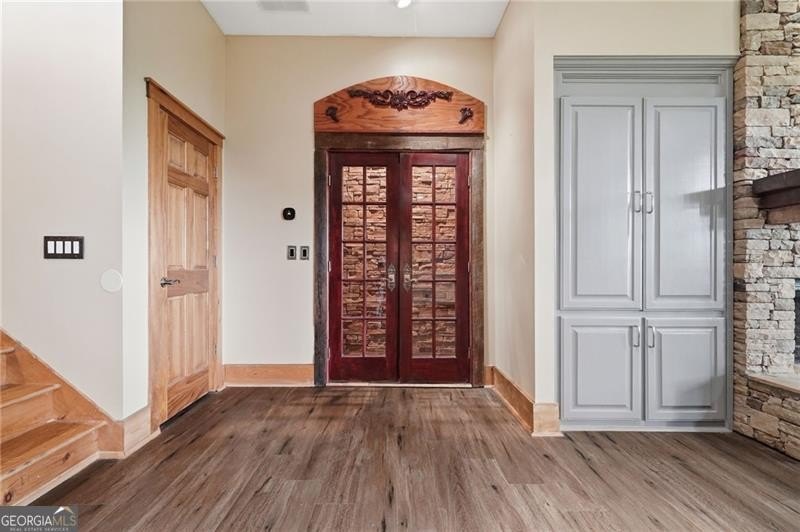 Well-appointed 4 BR &amp; 3.5 BATH design Executive home with an - photo 50