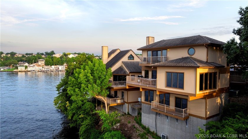 Experience the rare opportunity to own a stand-alone villa in - photo 6