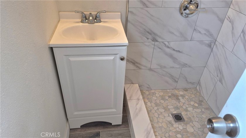 3 bedrooms 2 baths home in a nice area of the west side of Long - photo 23