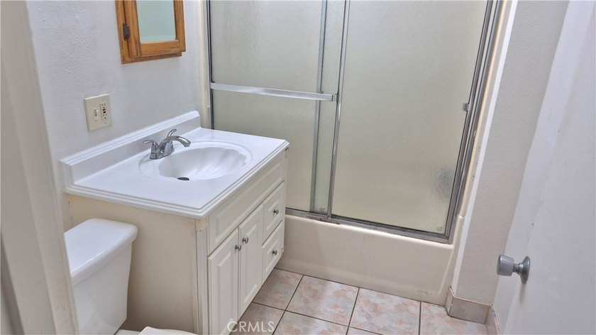 3 bedrooms 2 baths home in a nice area of the west side of Long - photo 35