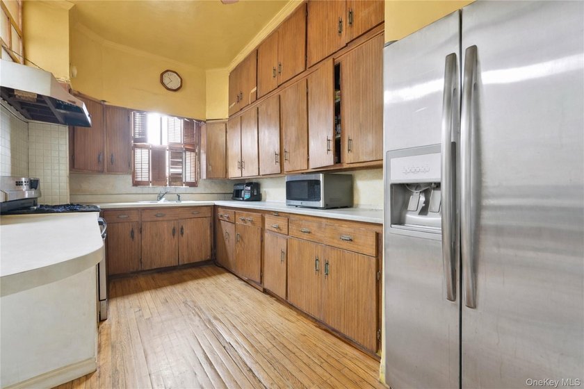 Welcome to 224 East 55th Street, a well-maintained mixed-use - photo 9