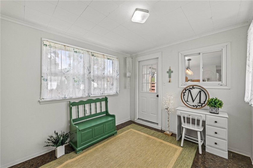 Welcome to 112 Sharon Drive, a beautifully updated 3-bedroom - photo 7