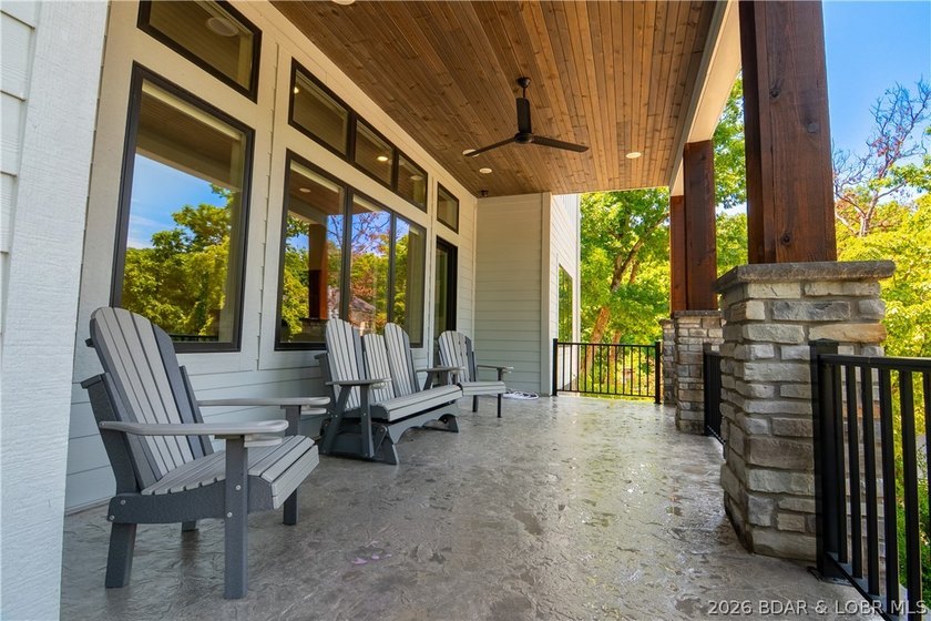 The ultimate Lake of the Ozarks retreat awaits in prestigious - photo 5