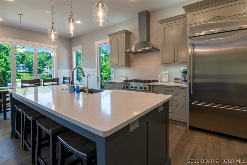 The ultimate Lake of the Ozarks retreat awaits in prestigious - photo 6