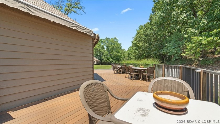 Welcome to this beautifully updated 3-bedroom, 2.5 bath - photo 5