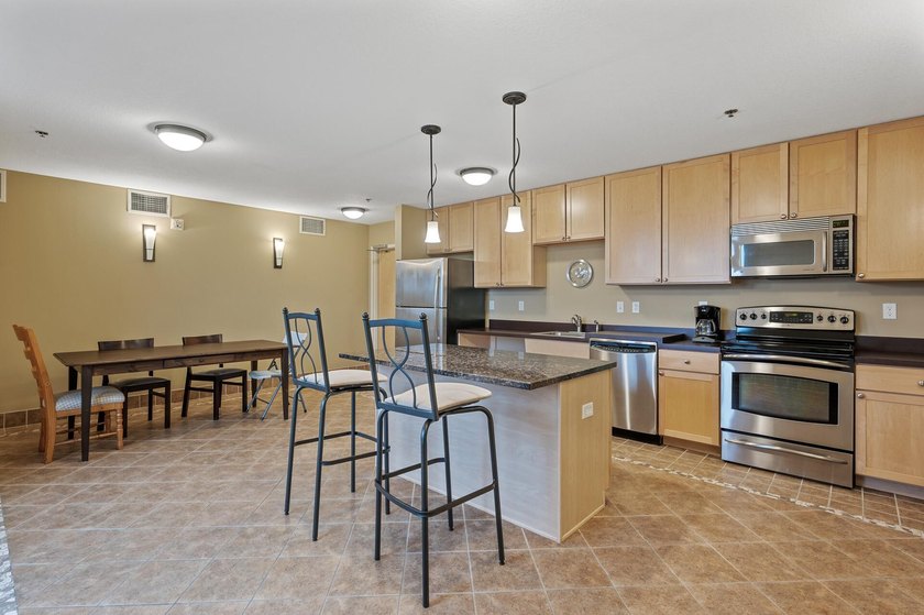 Maintenance free living at its finest in this well cared for - photo 24