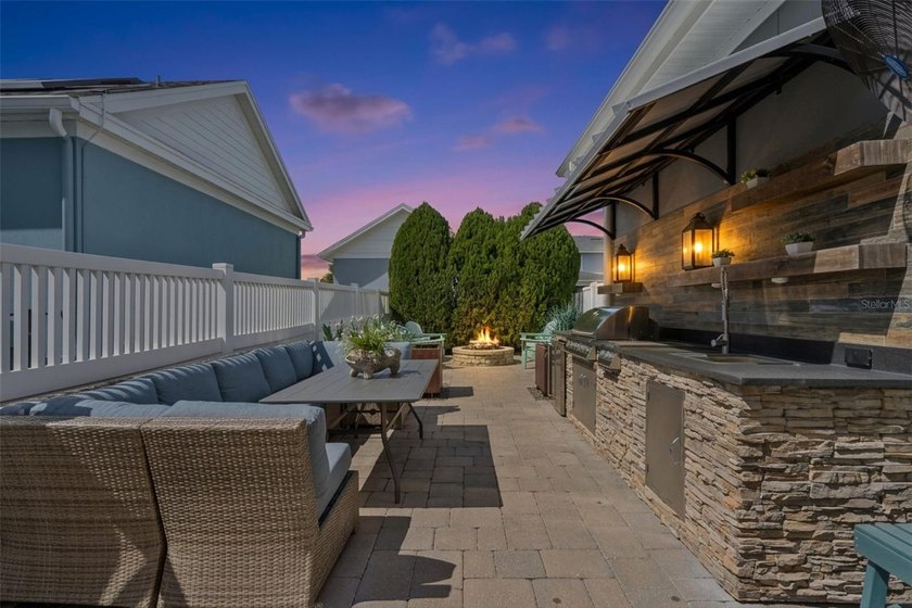 Under contract-accepting backup offers. Perfectly positioned - photo 6