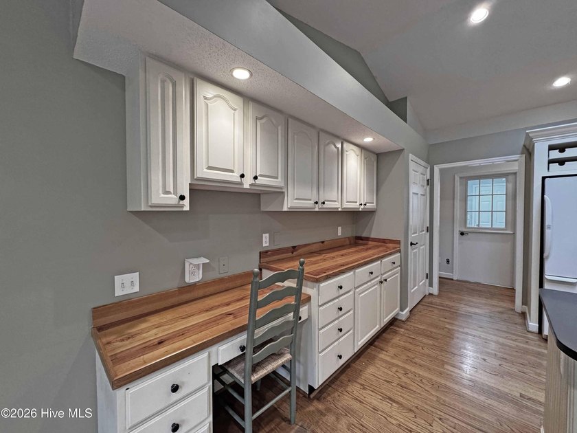 Enjoy peaceful waterfront living in this full-brick, 3-bedroom - photo 10