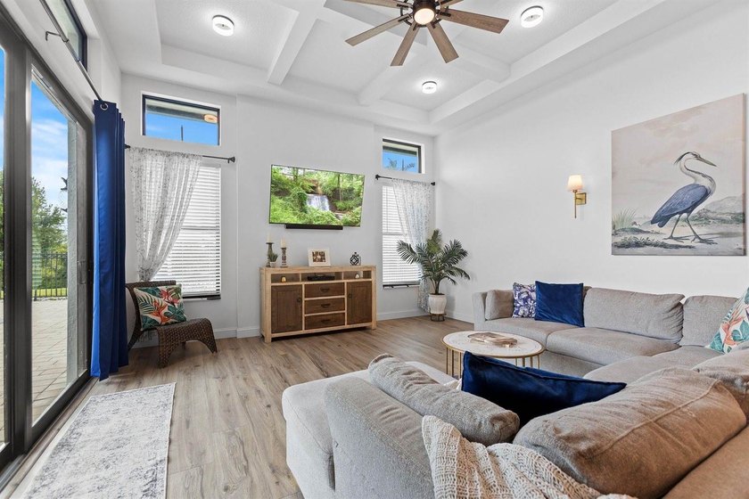 Welcome to this exceptional waterfront single-family residence - photo 6