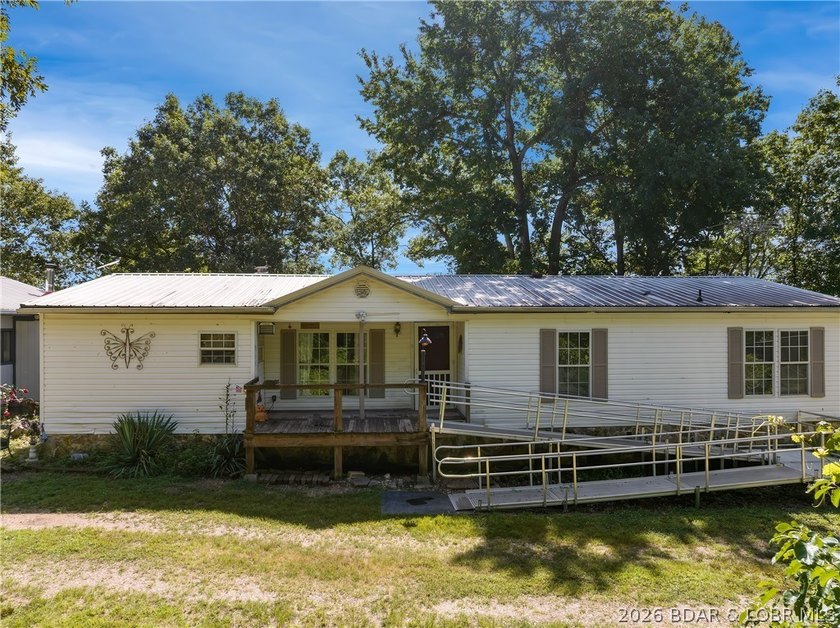Country Ranch Home with 15 Acres on the River. There is a - photo 3