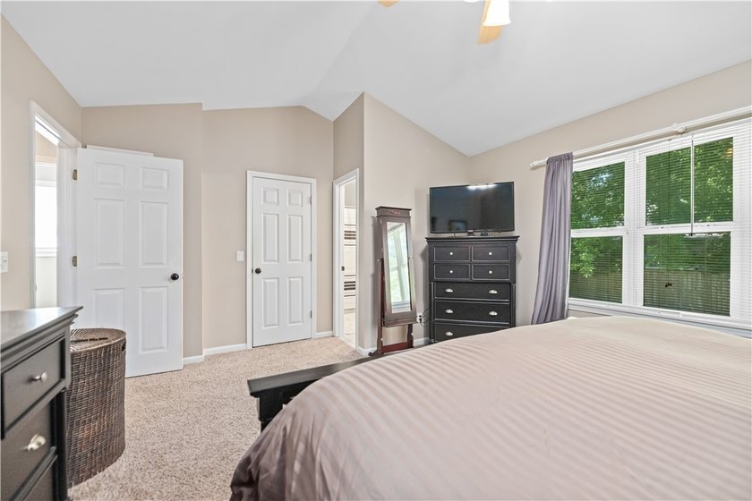Tucked away on a private cul-de-sac in the highly desirable West - photo 18