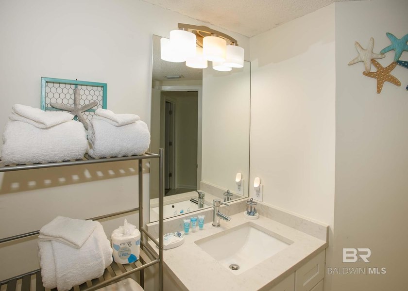 Offering stunning panoramic views of the Gulf of Mexico, this - photo 26