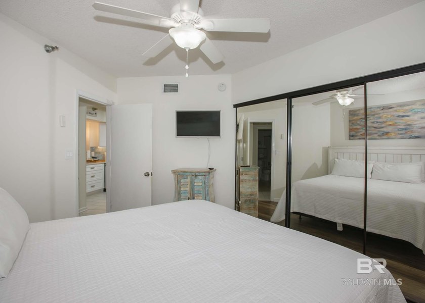 Offering stunning panoramic views of the Gulf of Mexico, this - photo 29