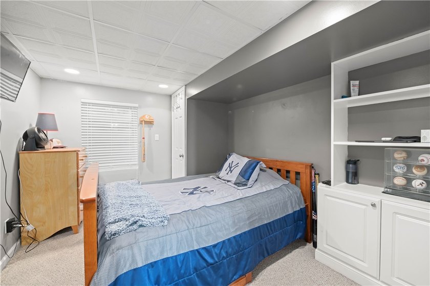 Tucked away on a private cul-de-sac in the highly desirable West - photo 30