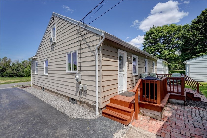 Charm meets peace of mind in this beautiful Irondequoit home! - photo 4