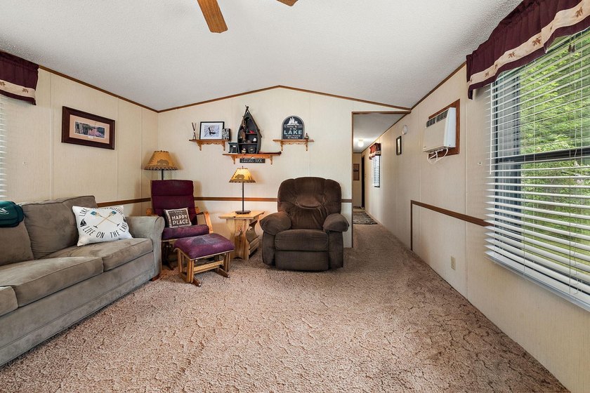 Amazing opportunity to own this property on Round Lake with 100 - photo 7
