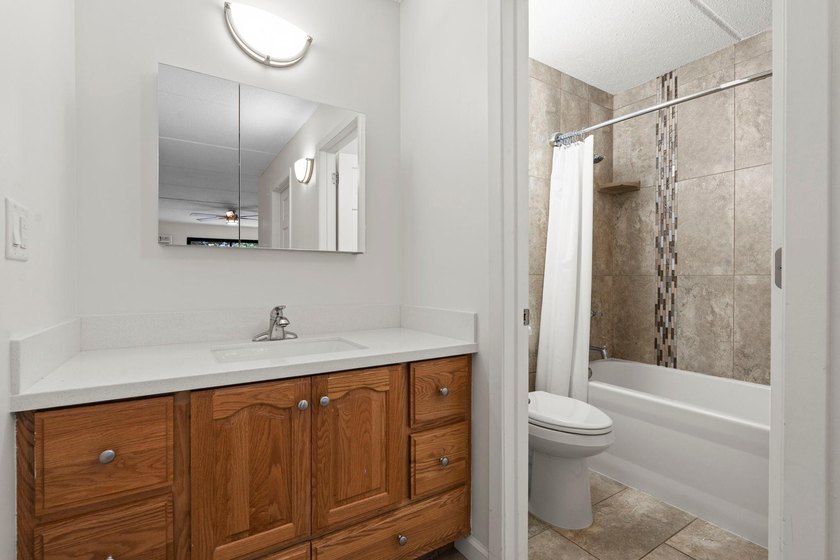 Rare opportunity to own a stunning 4th-floor corner unit in the - photo 15