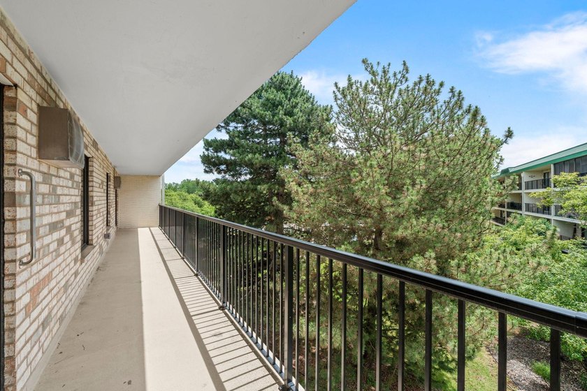 Rare opportunity to own a stunning 4th-floor corner unit in the - photo 28