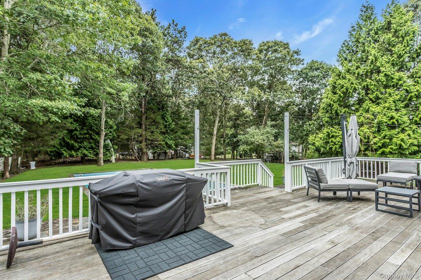 HAMPTON BAYS -- COASTAL LIVING AT ITS BEST Nestled on a private - photo 25